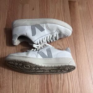 Veja Esplar Logo Leather Sneaker